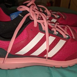 NWT Woman's Adidas Duramo 7